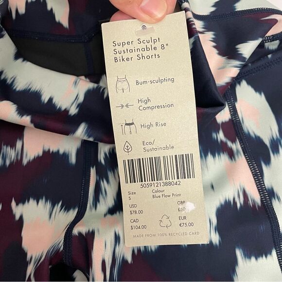 Sweaty Betty Super Sculpt Sustainable 8" Biker Shorts blue flow print small new! - Picture 9 of 9